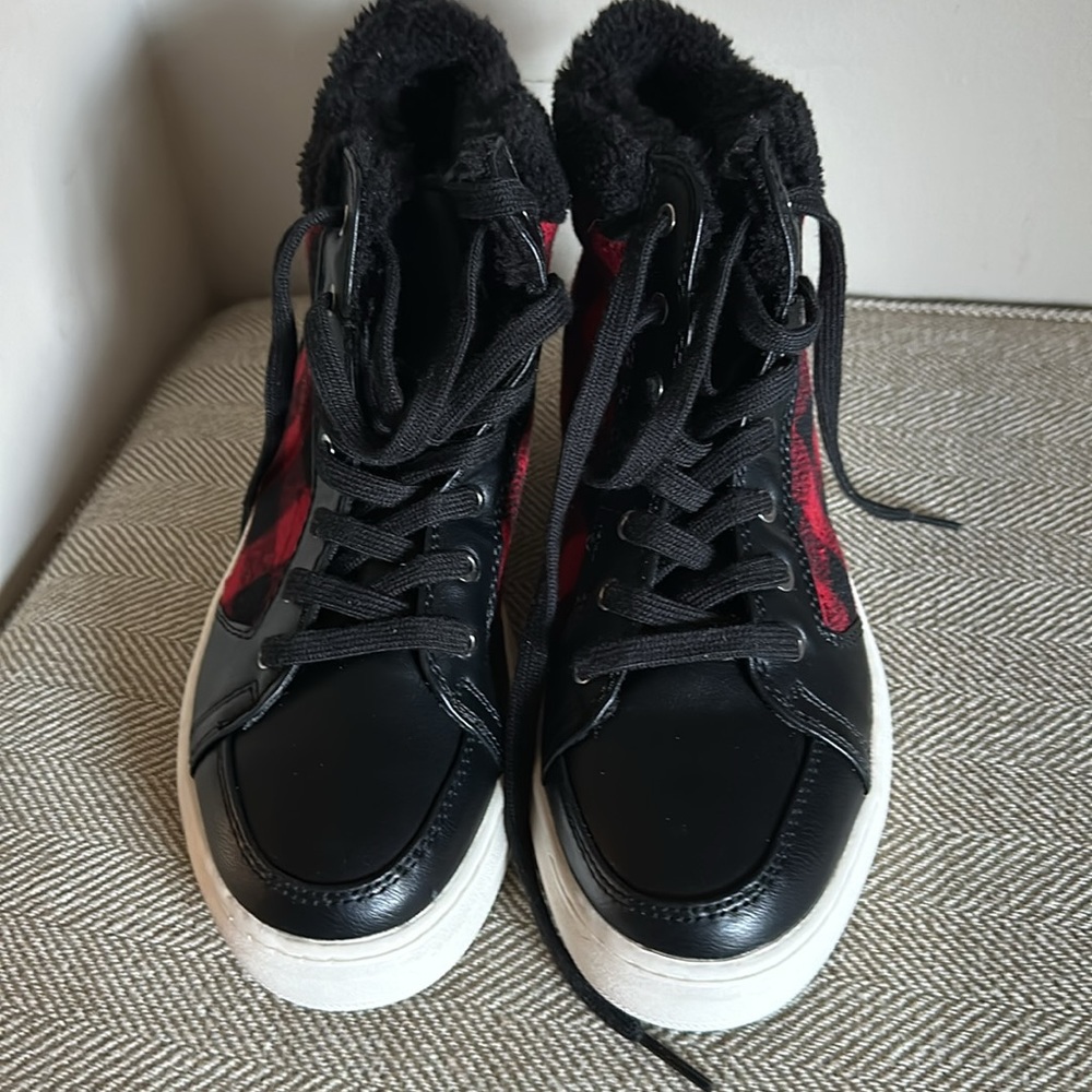 March Fisher Fellow Buffalo Plaid & Faux Fur Hi-Top Sneaker Size 8.5 View 2